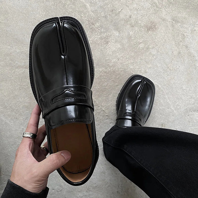 Maganda Tabi Shoes Loafer for Men and Women Split Toe Thick Sole Casual Leather Shoes